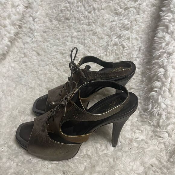 Donald J Pliner Metallic two tone Bronze Leather Heels SZ7.5M - Picture 2 of 12